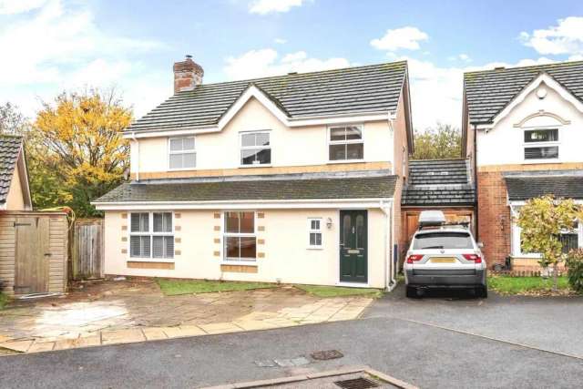 4 bedroom detached house for sale