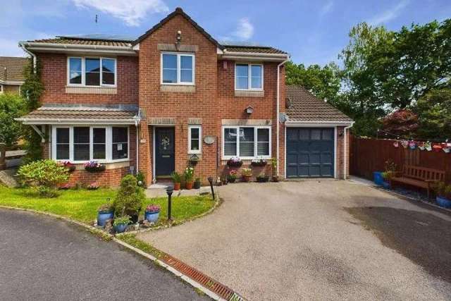 5 bedroom detached house for sale