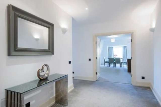 Penthouse to rent in Park Road, London NW8