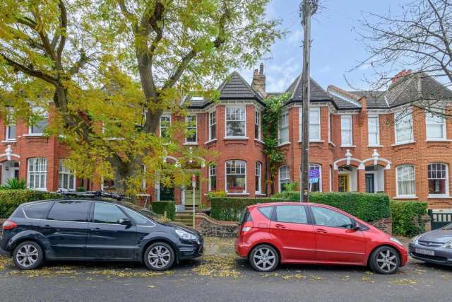 House Under Offer in London, England