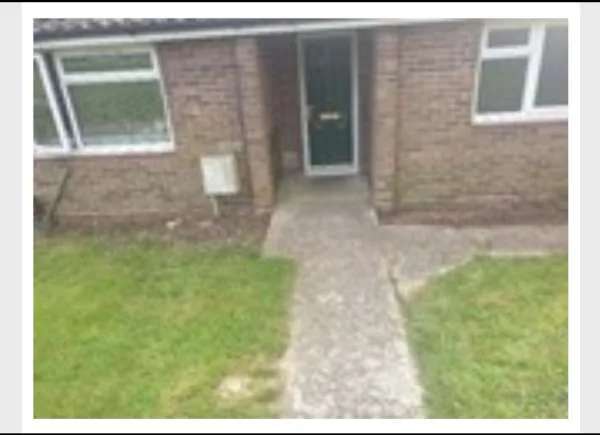 Bungalow For Rent in Chichester, England