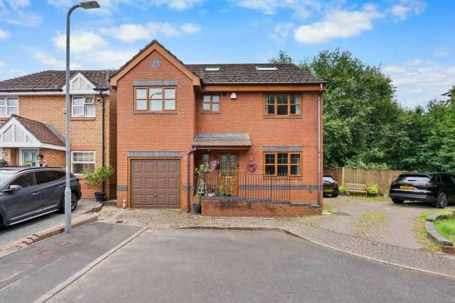 6 bedroom detached house for sale