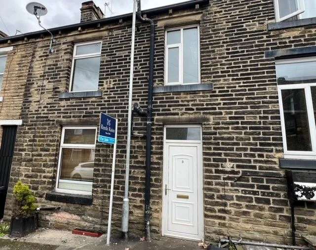 1 bedroom Mid Terrace House for sale, Cleckheaton, West Yorkshire, BD19