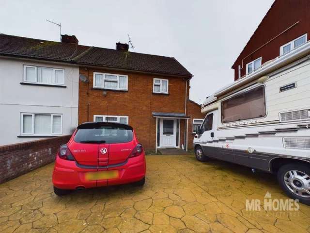 3 bedroom semi-detached house for sale