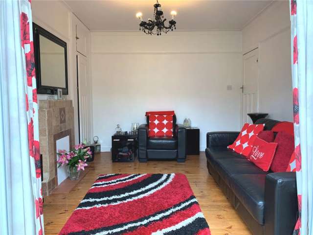 2 bedroom maisonette in London