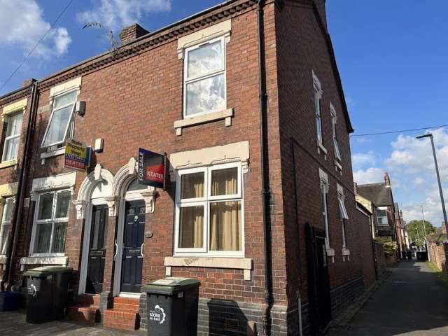 4 bedroom terraced house for sale