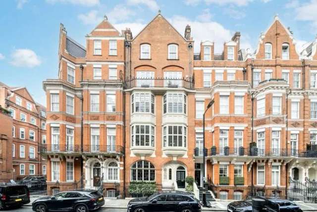 Flat for sale in Green Street, London W1K