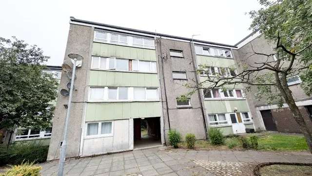 3 bedroom flat  for sale