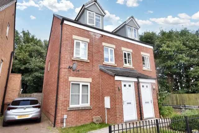 3 bedroom semi-detached house for sale