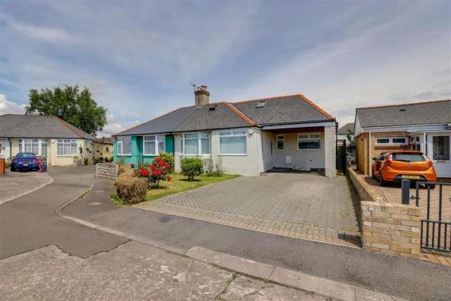 4 bedroom semi-detached bungalow for sale