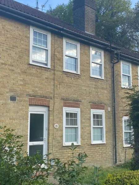 Flat For Rent in Guildford, England