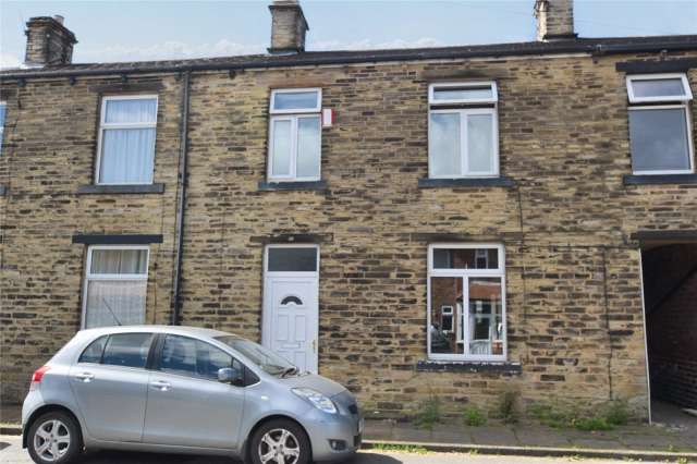 House For Sale in Kirklees, England