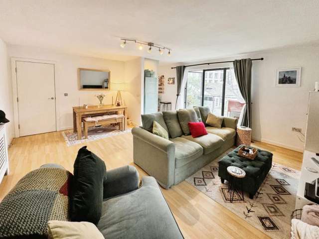 Apartment For Sale in Portsmouth, England