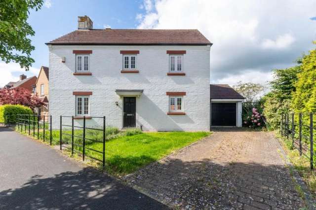 4 bedroom detached house for sale