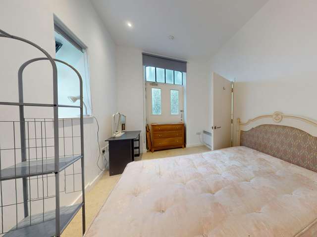Flat For Rent in Brighton, England