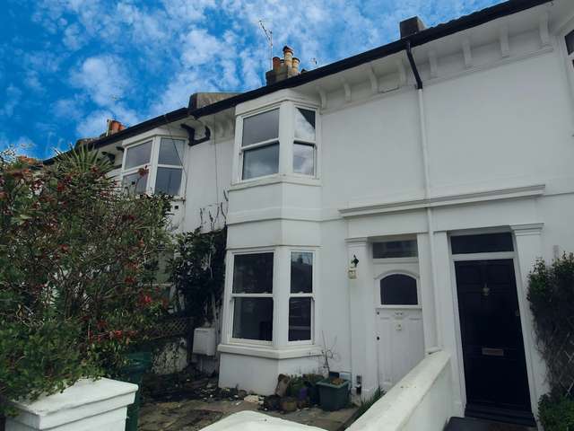 Terraced house For Sale in Brighton, England