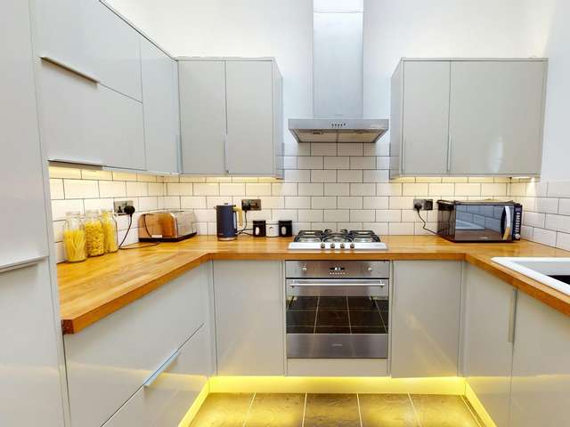 Flat For Sale in Hove, England