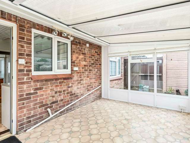 Bungalow For Sale in Tendring, England