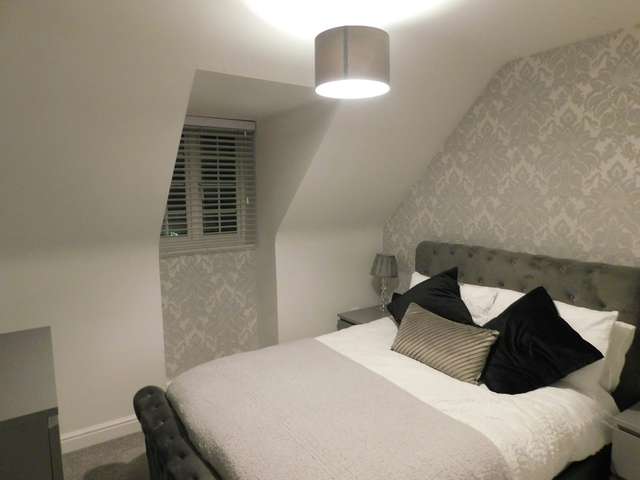 Flat For Rent in Maidstone, England