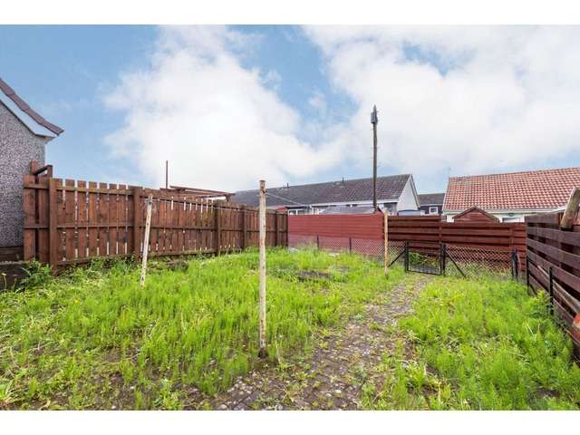 2 bedroom end-terraced house for sale