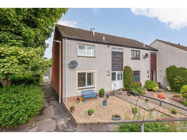 3 bedroom end-terraced house for sale