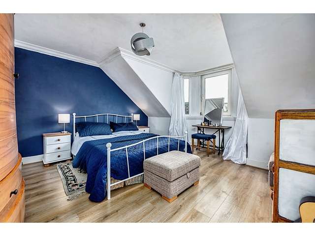 3 bedroom flat  for sale