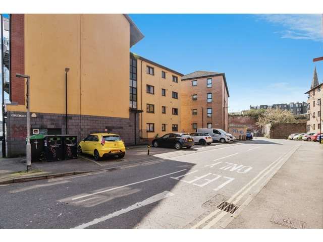 2 bedroom flat  for sale