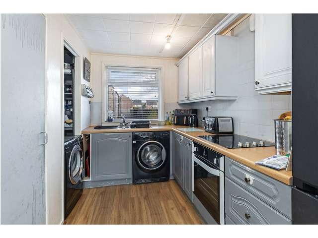 3 bedroom end-terraced house for sale