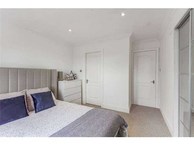 2 bedroom flat  for sale