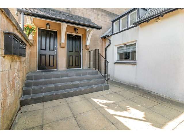 2 bedroom flat  for sale