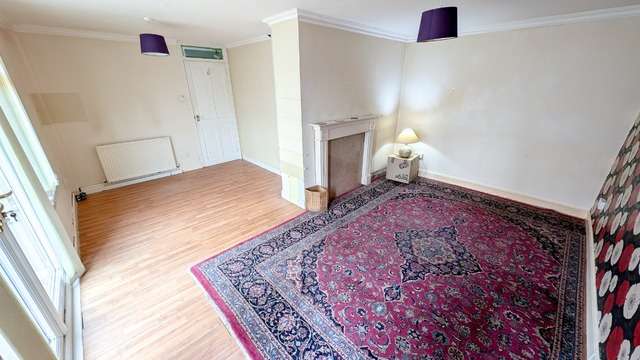 3 bedroom end-terraced house for sale