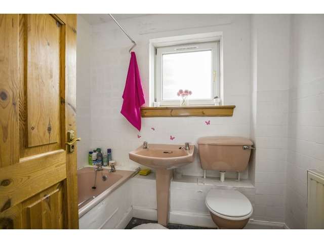 2 bedroom flat  for sale