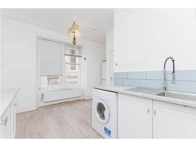 2 bedroom flat  for sale